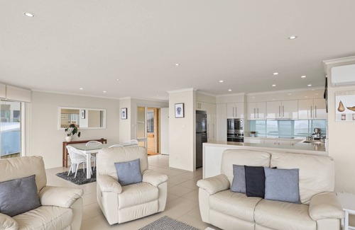 Port Stephens Council Villa | Villa Maris- Beachfront Bliss in Soldiers Point