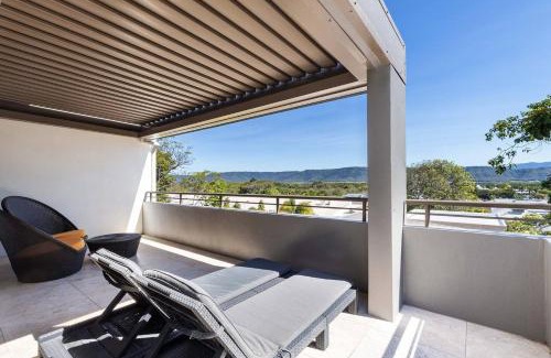 Port Douglas Villa | Villa Mercedes - Poolside Tranquility on Murphy St