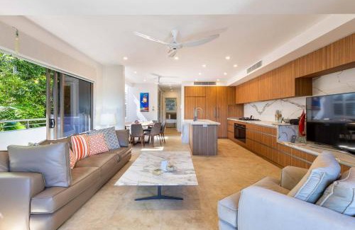 Port Douglas Villa | Villa Mercedes - Poolside Tranquility on Murphy St