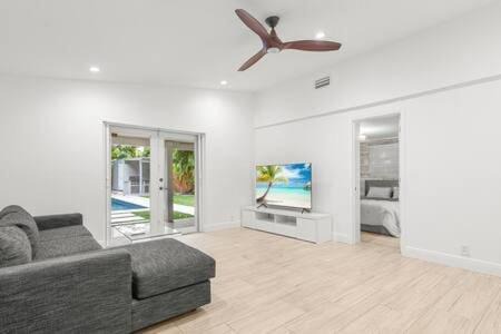 Northeast Miami House | Villa Miami Poolside Paradise