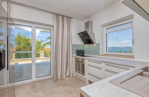 Crveni Vrh Villa | Villa Milena with Pool and Sea View