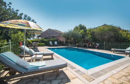 Petaleia Villa | Villa Mistral Cottage by Villa Plus
