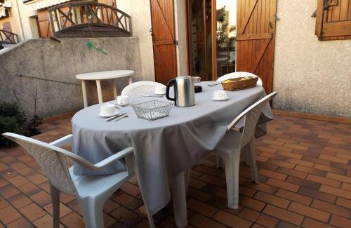 Le Grau-dʼAgde House | Villa Mitoyenne 6 Pers avec Terrasse, BBQ, Parking et WIFI à Grau d'Agde - FR-1-423-179