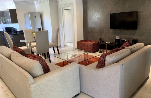 Greater Johannesburg Metropolitan Area Apartment | Villa Moyal