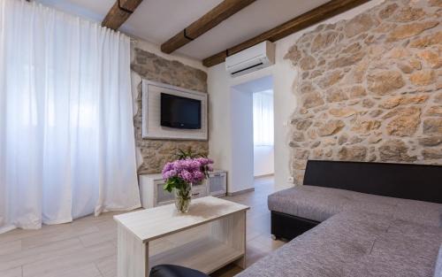 Milohnici House | Villa Mulberry