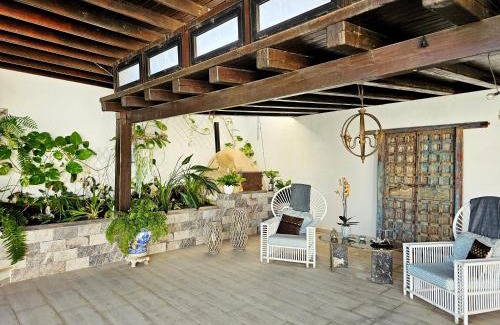 Nazaret House | Villa Nazoly, Oasis de Tranquilidad con Piscina Privada en el Corazón de Lanzarote