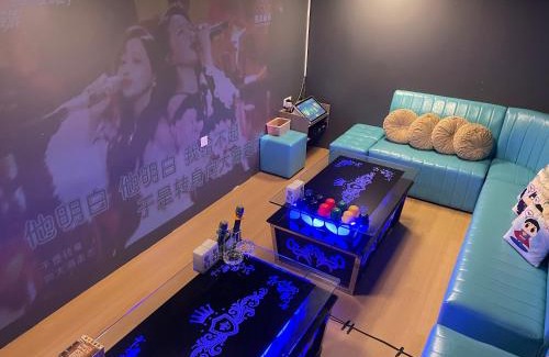 Johor Bahru Villa | Villa near Adda Heights Yi Jia Restaurant with KTV Mini Theatre Swimming Pool n Pool Table