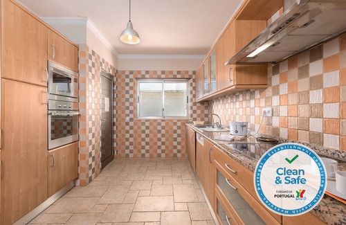 Gale Villa | Villa near the Galé beach with swimming pool and tastefully decorated