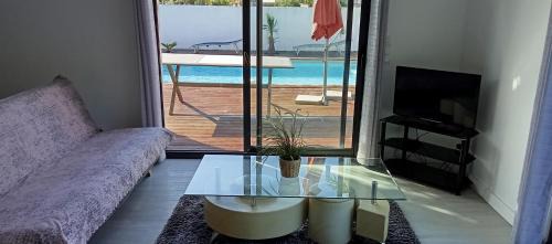 Gujan-Mestras Villa | ViLLA NEUVE 115m2 ,TOUT CONFORT AVEC PiSCiNE Chauffée-JARDiNET BASSiN ARCACHON