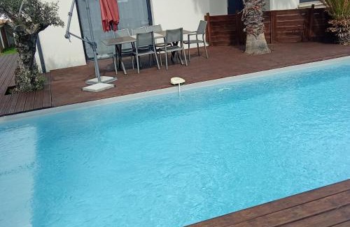 Gujan-Mestras Villa | ViLLA NEUVE 115m2 ,TOUT CONFORT AVEC PiSCiNE Chauffée-JARDiNET BASSiN ARCACHON