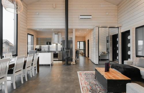 Jamsa Villa | Villa Nevada - 10+2 henkilölle, Luoteis-Himos Ski-in/out, 255m²