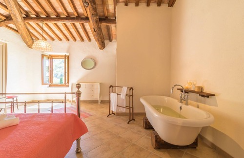 Bolsena Villa | Villa Nikki - Country house surrounded by nature with lake view