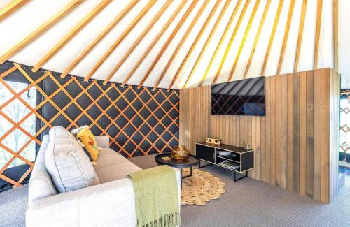 Onetangi Villa | Villa Obsidian including Obsidian Yurts by Waiheke Pure