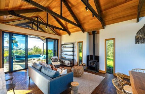 Onetangi Villa | Villa Obsidian including Obsidian Yurts by Waiheke Pure