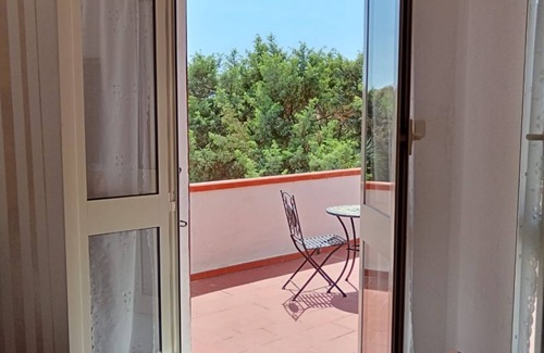 Eden Beach Villa | Villa Oleandro. A few steps from the sea, with garden and sea view.