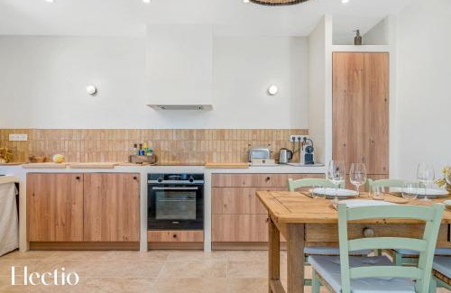 Lourmarin Villa | Villa Oliveda - Piscine & Salon Cinéma