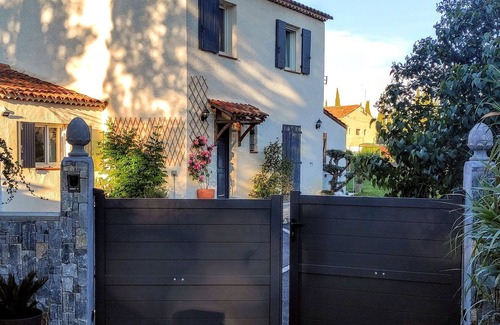 Saint-Cannat Villa | Villa on landscaped grounds with large swimming pool