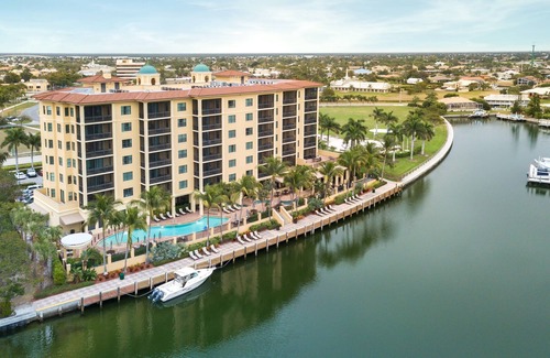 Marco Island Villa | Villa on Marco Island | Outdoor Pool + Hot Tub