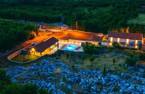 Velika Cista Villa | Villa on Stone