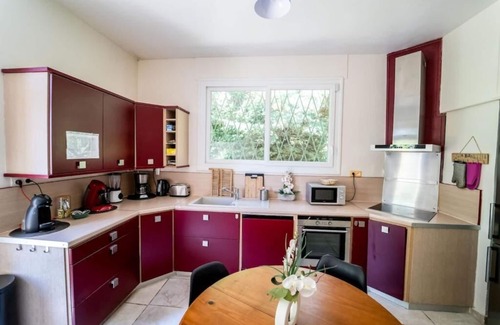 Blois Villa | Villa overlooking the Loire River Terrace Parking