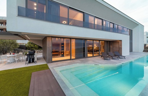 Vrbnik Villa | Villa Panoramica with heated pool and sauna (Kvarner - Vrbnik)