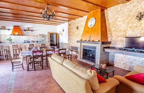 La Lantejuela House | Villa Paquita Holiday Home in Seville countryside.