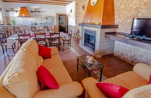 La Lantejuela House | Villa Paquita Holiday Home in Seville countryside.