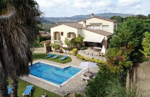 Calonge Ski Chalet | Villa Pasha - Your family retreat on the Costa Brava