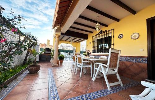Torremolinos House | Villa Pepita - 3 dormitorios - 350 metros playa - Piscina