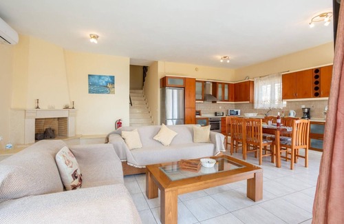 Katavolos Villa | Villa Petros - Three Bedroom Villa, Sleeps 7