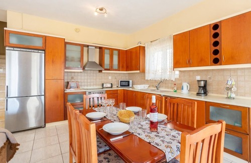 Katavolos Villa | Villa Petros - Three Bedroom Villa, Sleeps 7