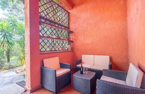 Chia House | Villa Pini 1 km da Chia . 3 camere . BBQ . A/C