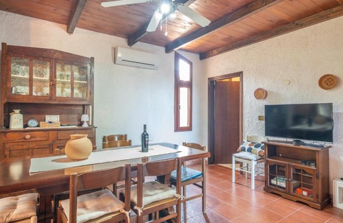 Chia House | Villa Pini 1 km da Chia . 3 camere . BBQ . A/C