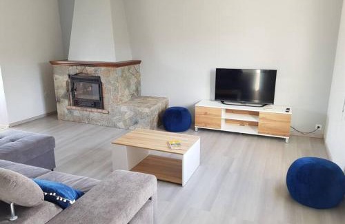 Solaro Villa | VILLA Piscine chauffée 15 pers avec piscine vue mer montagne 1km mer