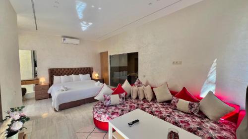 Aghouatim Villa | Villa Prestige Atlas , Piscine Privée et Jardin Méditerranéen