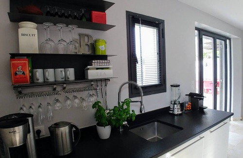 Eygalieres Villa | Villa, private heated pool, beautiful view of the Alpilles, air-conditioned