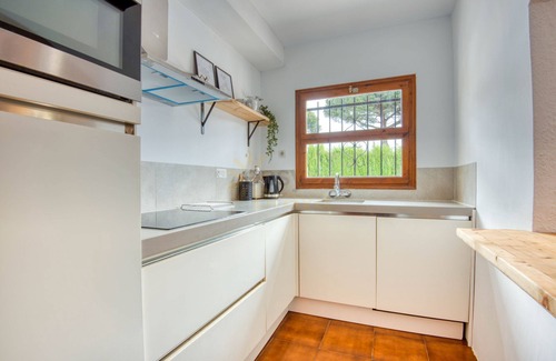 Calonge Ski Chalet | Villa Pura vida - One-story house with pool and air conditioning