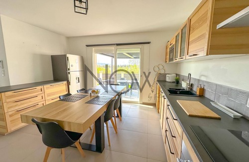 L'Isle-sur-la-Sorgue Villa | Villa Récente Avec Piscine au Pied du Luberon !