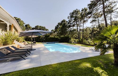 Lacanau-Ocean Villa | Villa rénovée,piscine chauffée, dans les pins à 4min de l'océan-AG29
