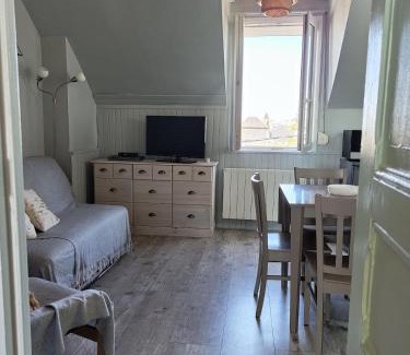 Ault Apartment | Villa Réséda appartement, Ault 50 m de la mer