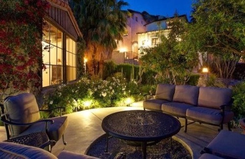 Historic Tennis Club Villa | Villa Raindrop