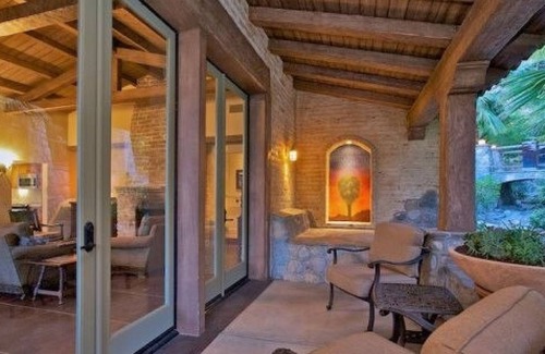 Historic Tennis Club Villa | Villa Raindrop