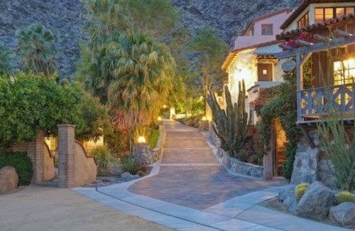 Historic Tennis Club Villa | Villa Raindrop