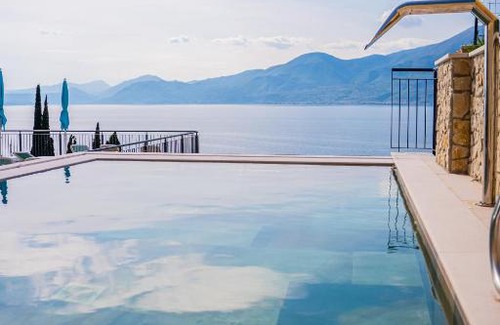 Torri del Benaco Hotel | Villa Remo by Hotel Galvani