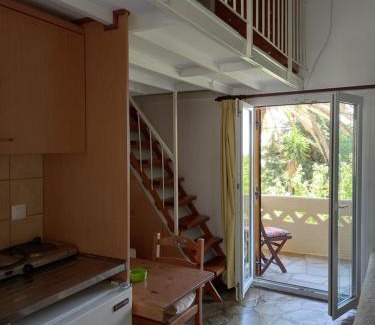 Batsi Apartment | Villa Rena