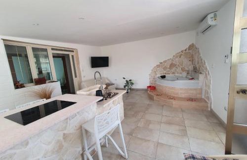 Taranto Villa | Villa Rhaele
