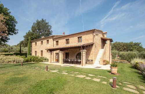 Foiano della Chiana Villa | Villa Ripa by Mmega
