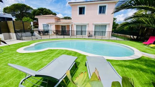 Puget-sur-Argens Villa | Villa ROSÉA DU VAR in PACA Piscine Privée 10mn de Fréjus