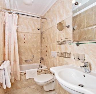 Karlovy Vary House | Villa Rosa