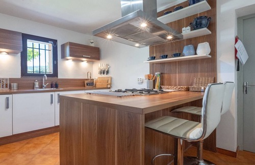Aups Villa | Villa Rosa – Family villa with pool, olive grove and views near Aups